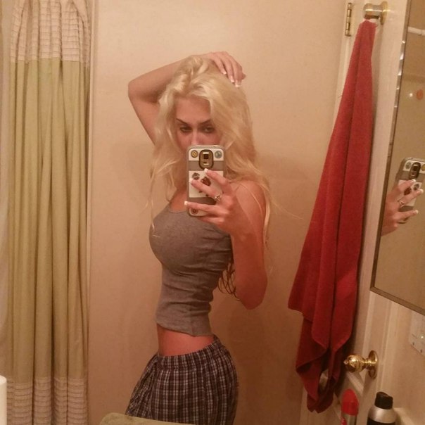 Молодые и горячие девушки дома