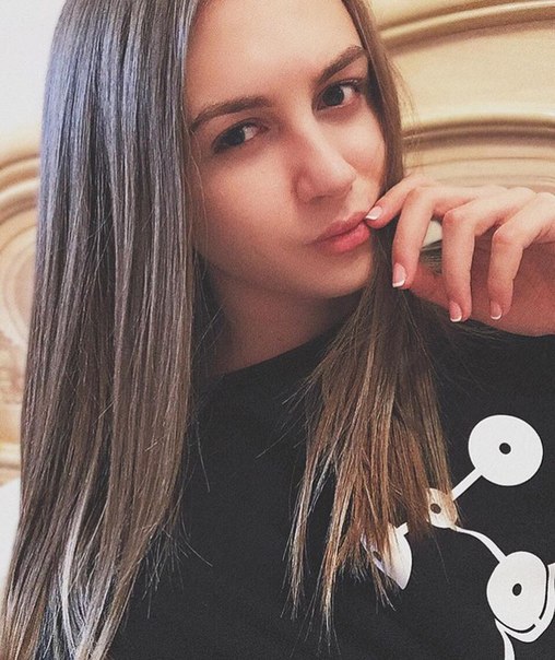 Молодые и горячие девушки дома