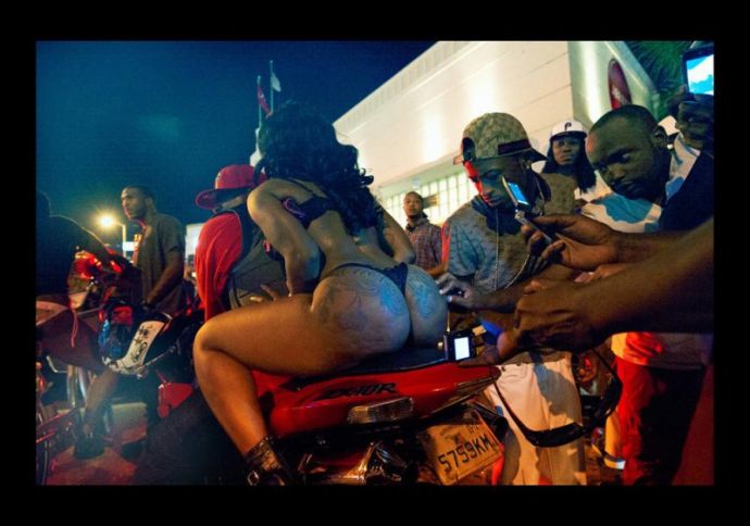 Как проходят тусовки рэперов в стриптиз-клубах Атланты