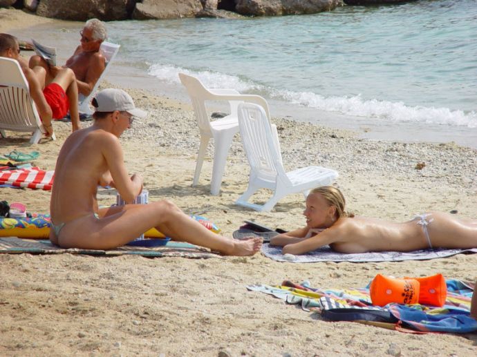 Обнаженный отдых с нудистами