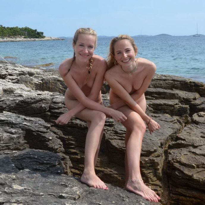 Обнаженный отдых с нудистами