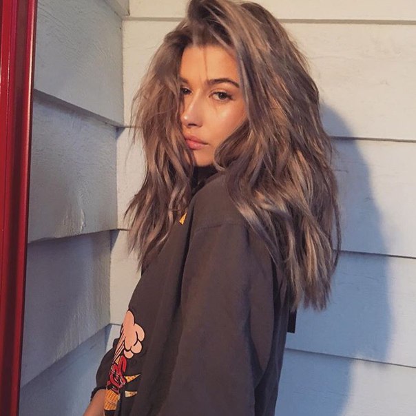 Девушка Джастина Бибера, дочь Стивена Болдуина, обладательница самого сексуального тела