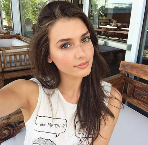 Девушки красотки без всякого макияжа