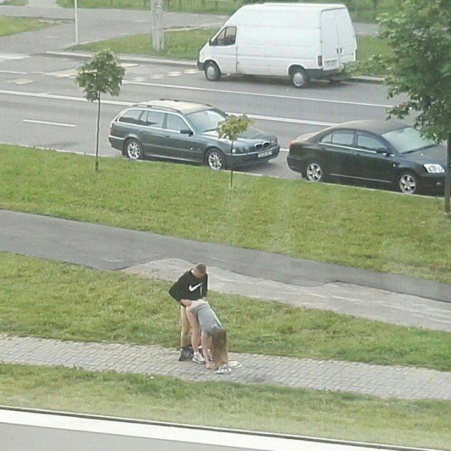 Двое озабоченных минчан занимались сексом прямо на улице