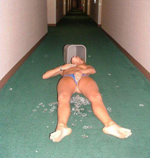 Оргия из женщин в бане - Эроприколы