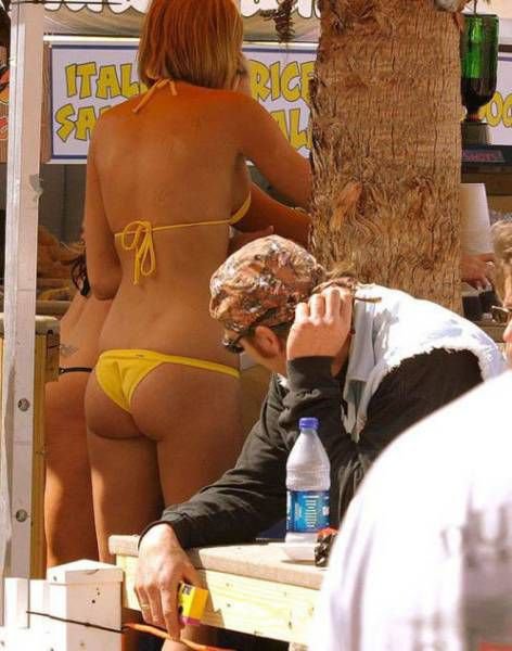 Сексуальные девчонки в пикантных ситуациях