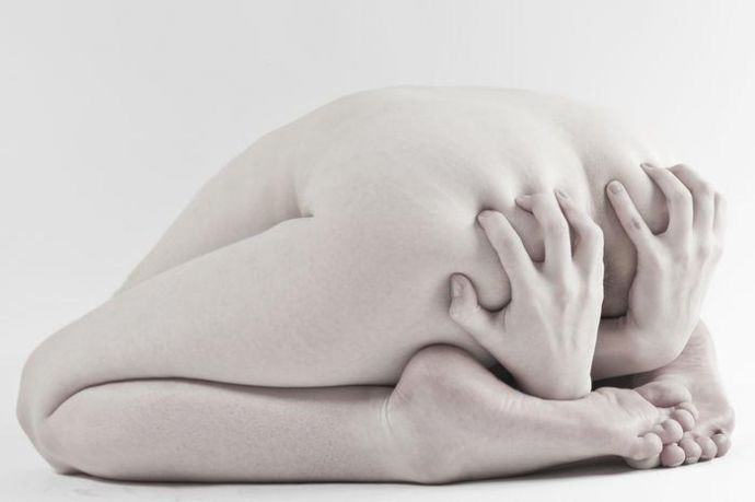 Девушки запихали петарды в свои шоколадные дырки - Эроприколы