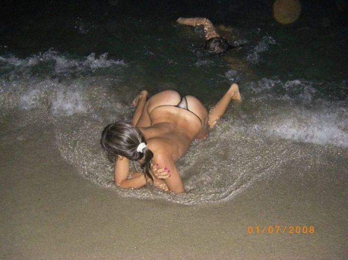 Фото Ню с девушками на воде