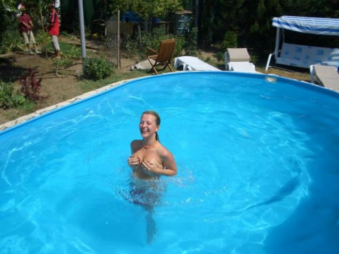 Фото Ню с девушками на воде