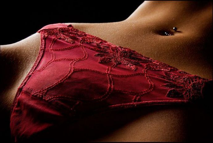 Крокодил съел голую девушку - Эроприколы