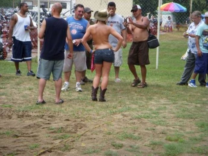 Сексуальные девчонки в пикантных ситуациях