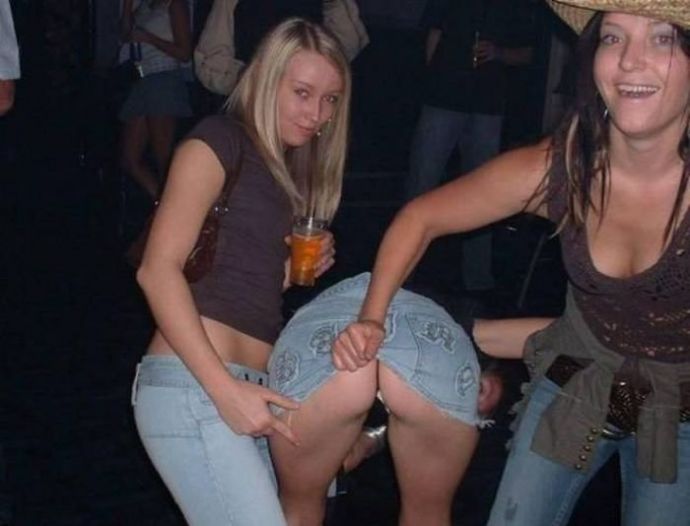 Сексуальные девчонки в пикантных ситуациях