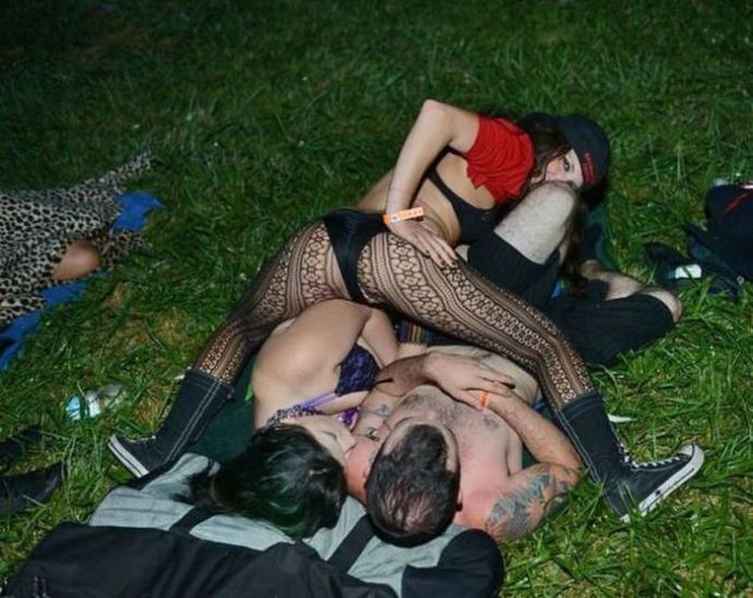 Сексуальные девчонки в пикантных ситуациях