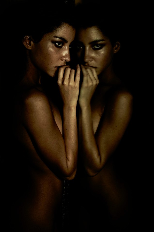 Топ модель Эмили Пайе в откровенной фотосессии