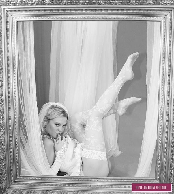 Голые невесты в чулках Голые невесты в чулках