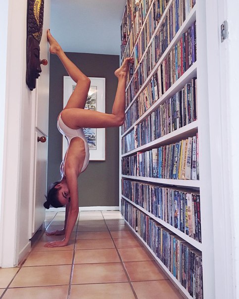 Ирена Понарошку в бикини