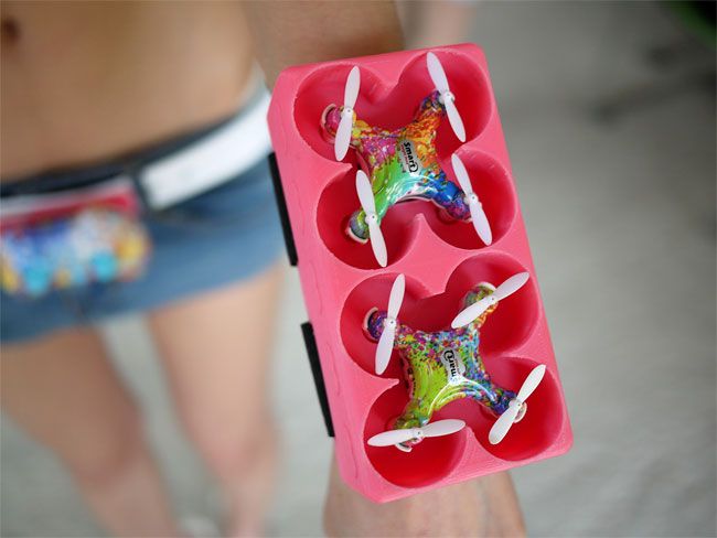 Китайская любительница высоких технологий