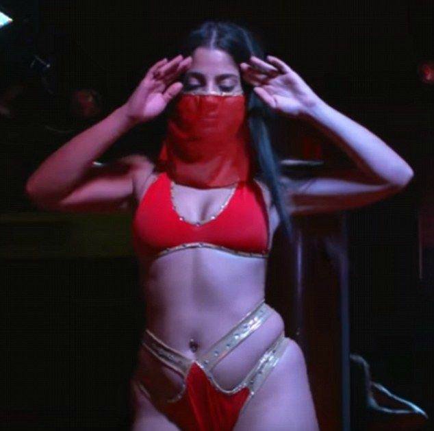 Надия Али из Пакистана снимается в порно Надия Али из Пакистана снимается в порно