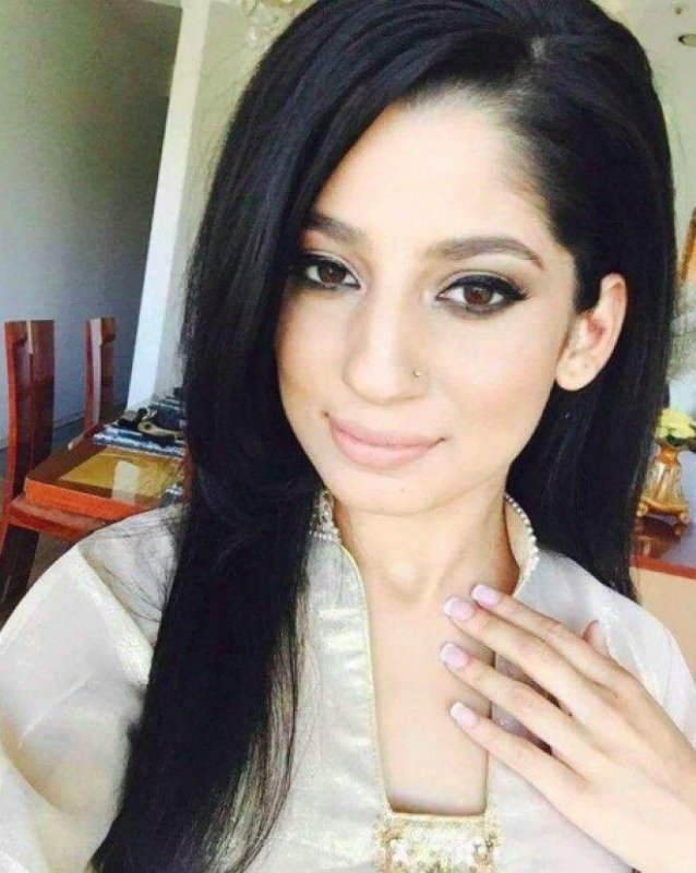 Надия Али из Пакистана снимается в порно Надия Али из Пакистана снимается в порно