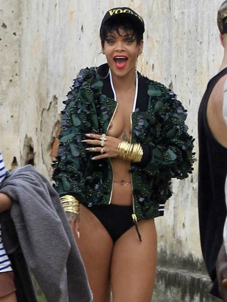 Новые откровенные фотки Рианны