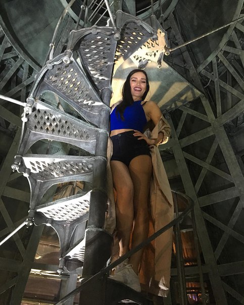 Ольга Серябкина в шортиках