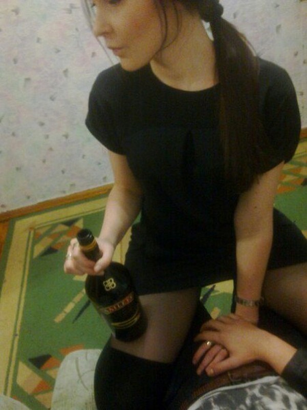 Пьяная в жопу молодежь Пьяная в жопу молодежь