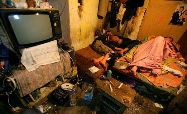 Пьяная в жопу молодежь Пьяная в жопу молодежь