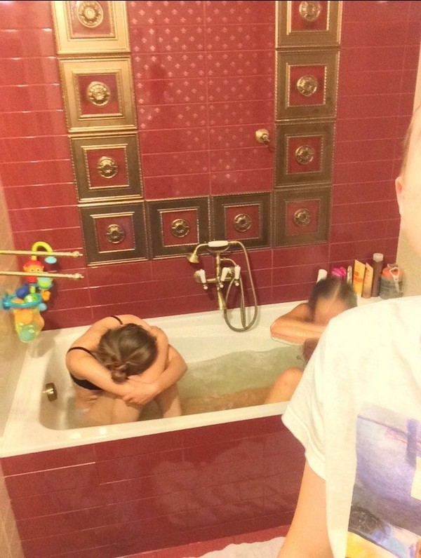 Пьяная в жопу молодежь Пьяная в жопу молодежь