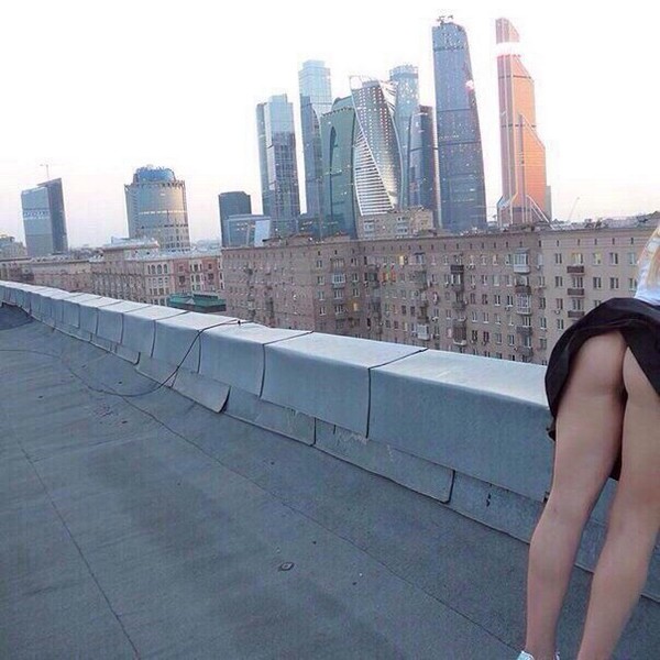 Пьяная в жопу молодежь Пьяная в жопу молодежь