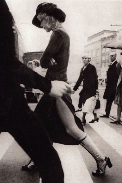 Сексуальные наряды девушек из 70-х Сексуальные наряды девушек из 70-х