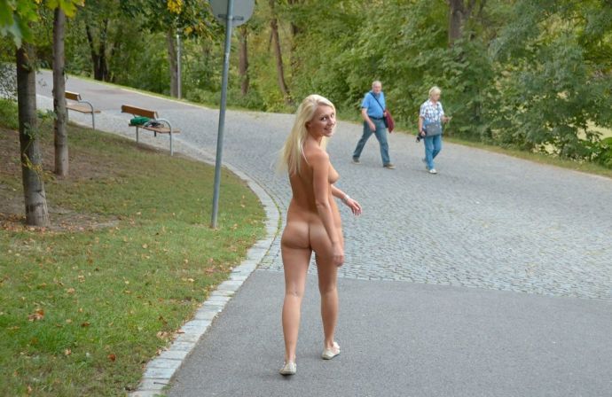 Хана поделилась откровенными фотографиями с отдыха