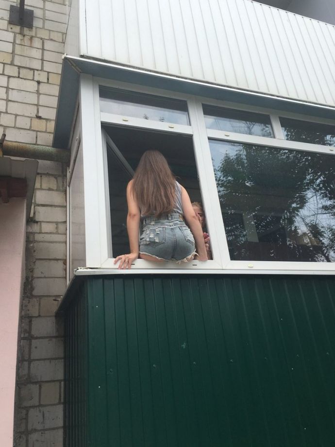 Пьяная в жопу молодежь