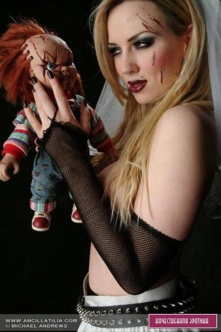 Сексуальная невеста и кукла Чаки Сексуальная невеста и кукла Чаки