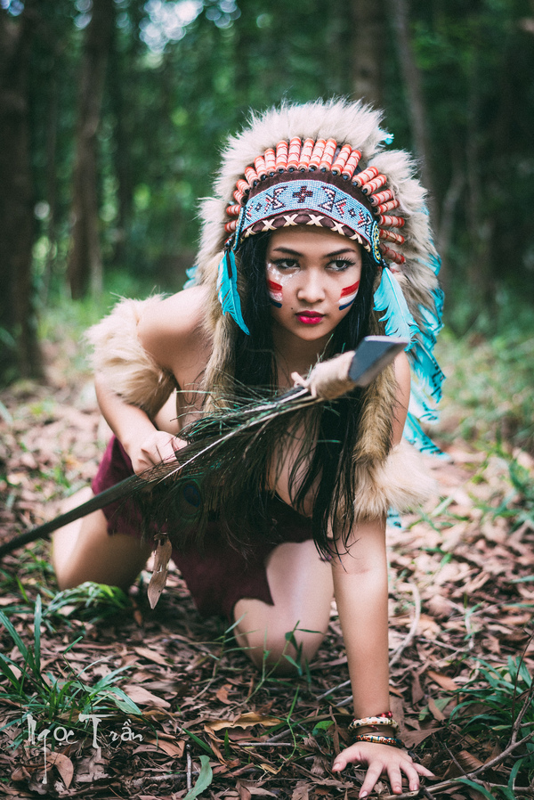 Linda-в костюме индейца.