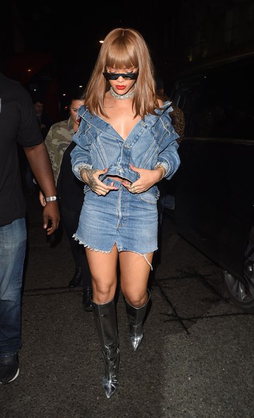 Рианна возле ночного клуба Tape в Лондоне