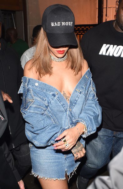 Рианна возле ночного клуба Tape в Лондоне
