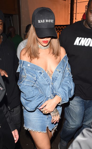 Рианна возле ночного клуба Tape в Лондоне