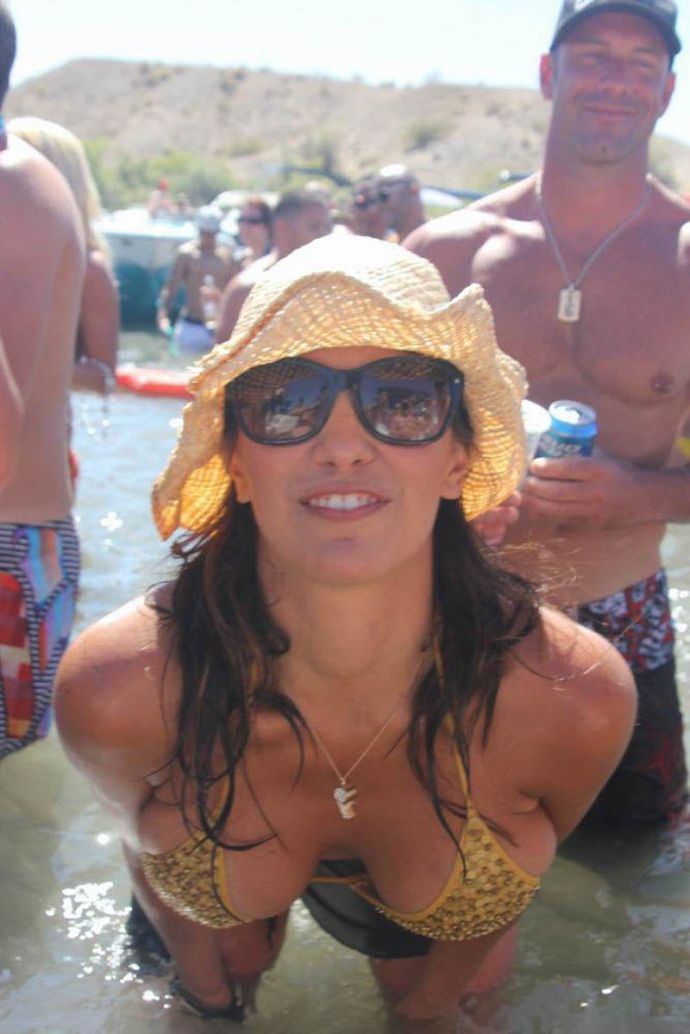 Озеро Хавасу только для голых людей