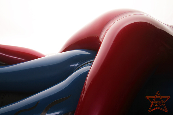 Бабы в латексе