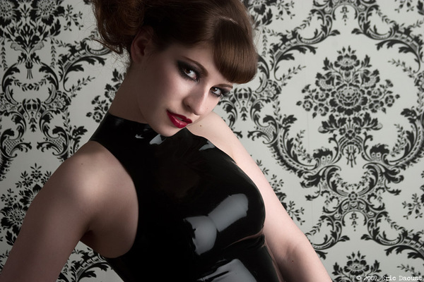 Бабы в латексе