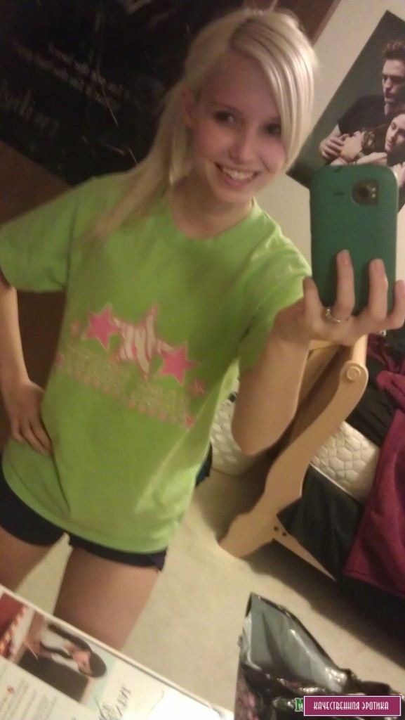 Домашние фото одной блондинки