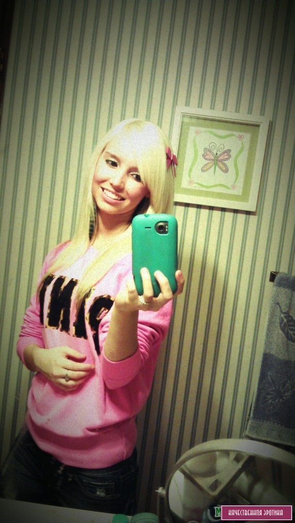 Домашние фото одной блондинки