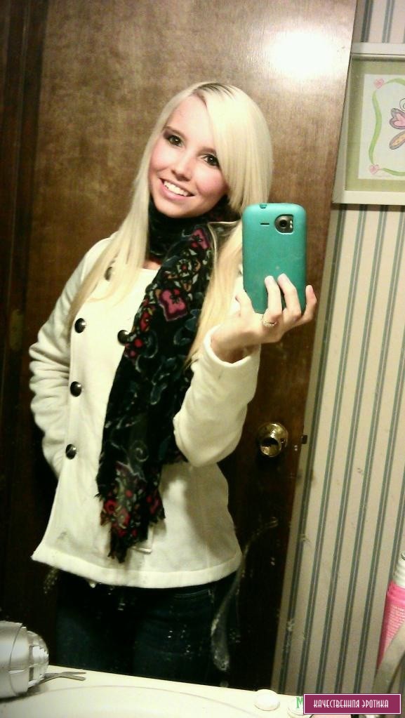 Домашние фото одной блондинки