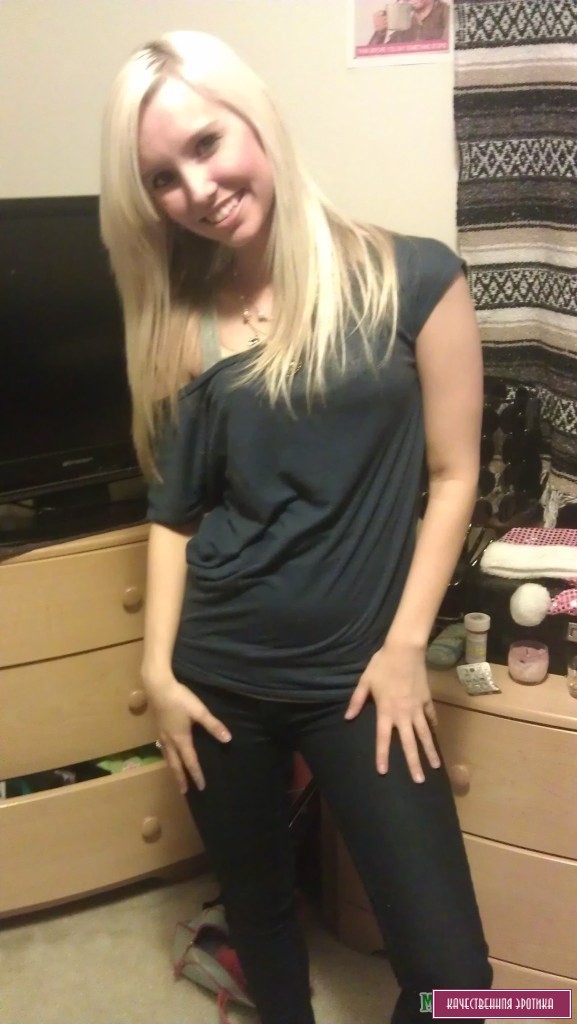 Домашние фото одной блондинки
