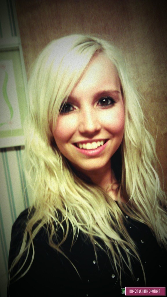 Домашние фото одной блондинки