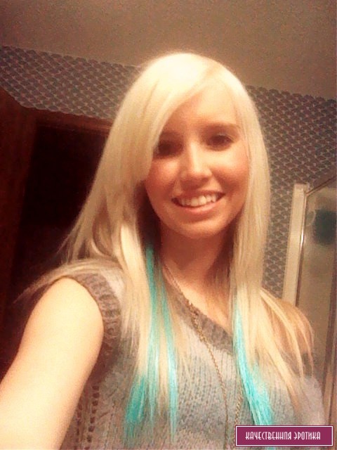 Домашние фото одной блондинки