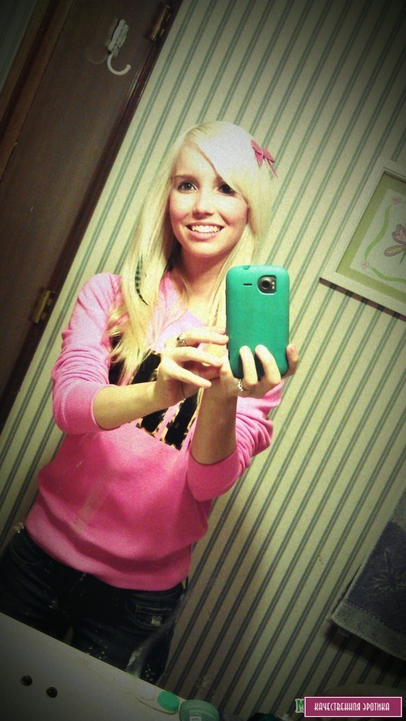 Домашние фото одной блондинки