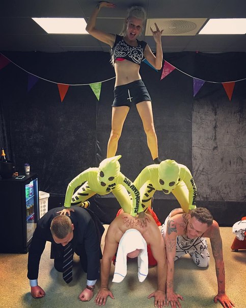 Странный образ - Йоланди Фиссер в Instagram