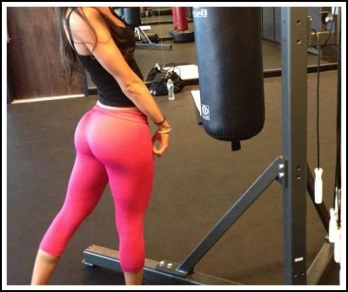 Длинные ноги. Упругие ягодицы и трико.