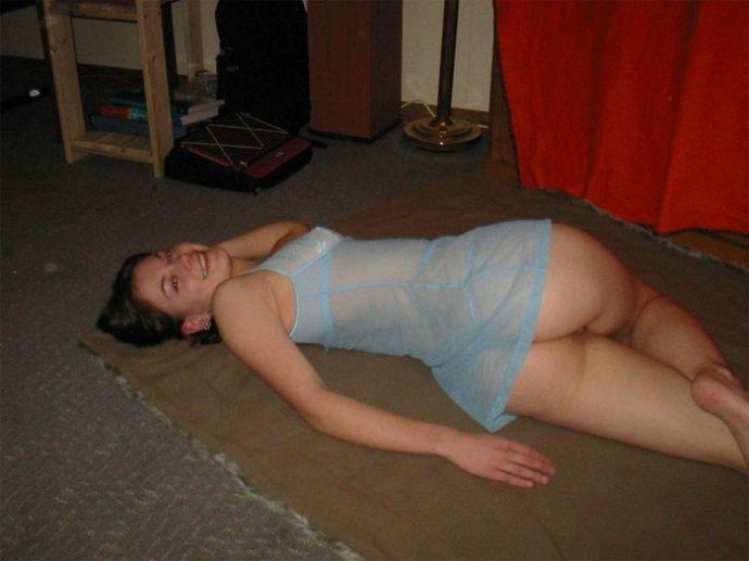 Вид на ягодицы сзади